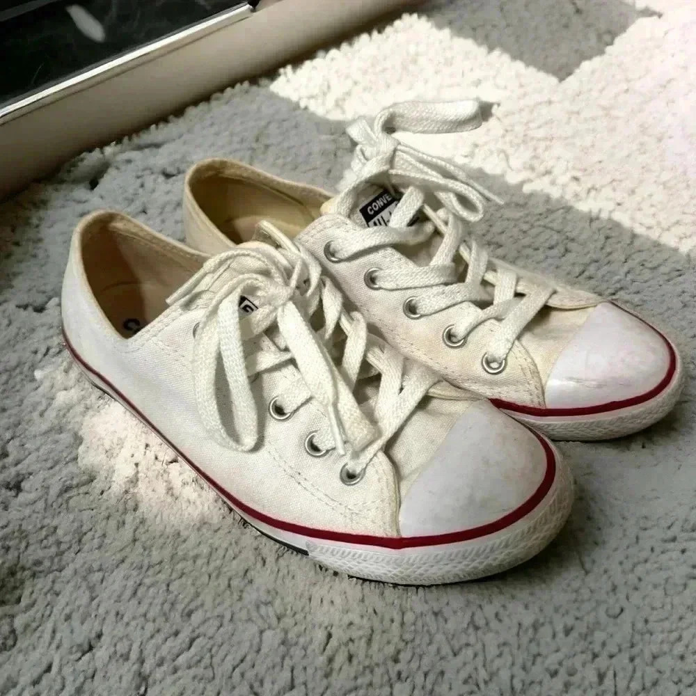 Converse low cut white sneakers 7